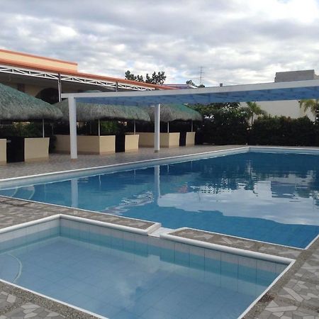 Ukl Ever Resort Hotel Laoag Εξωτερικό φωτογραφία